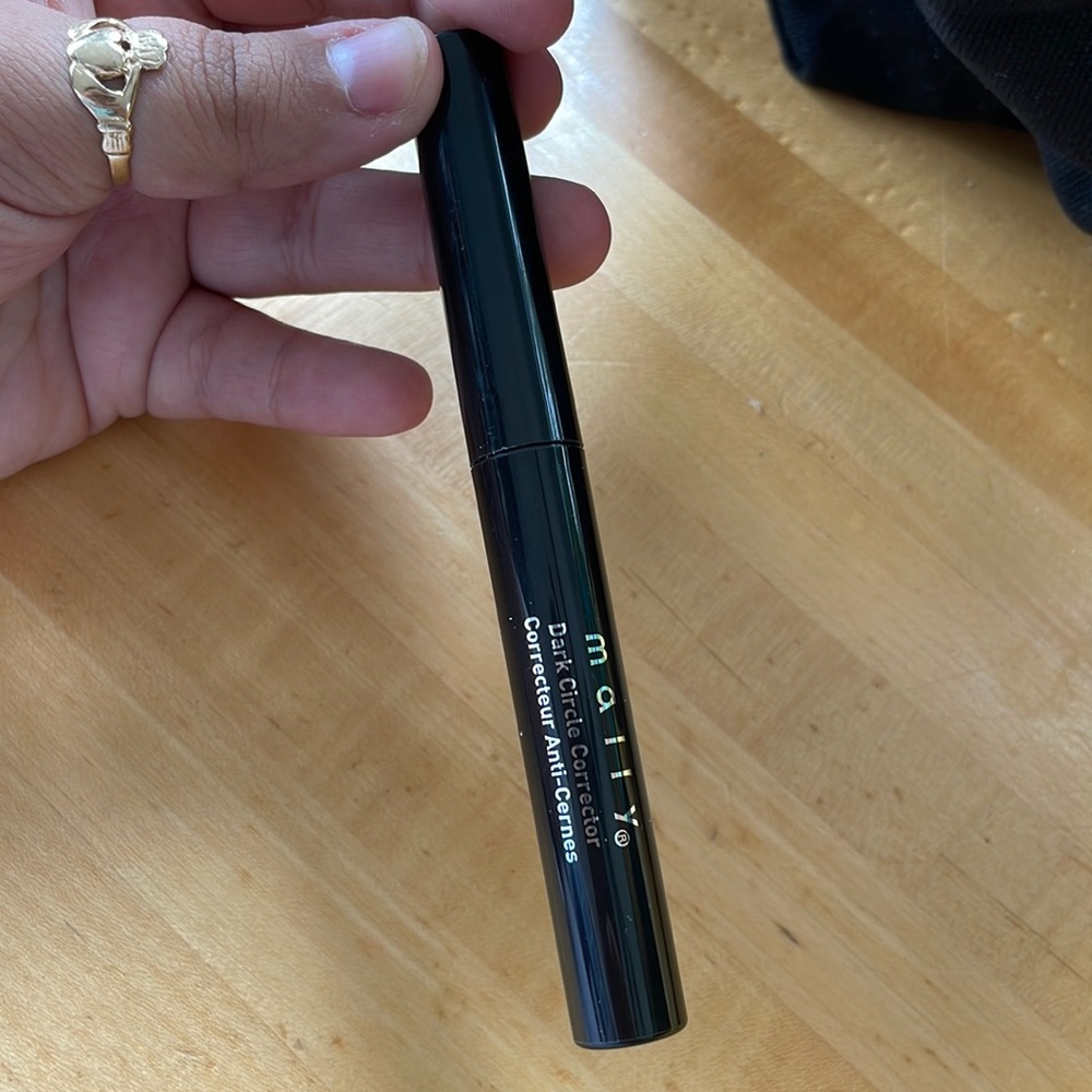 Mally beauty dark circle corrector